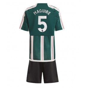 Lacne Dětský Futbalové dres Manchester United Harry Maguire #5 2023-24 Krátky Rukáv - Preč (+ trenírky)
